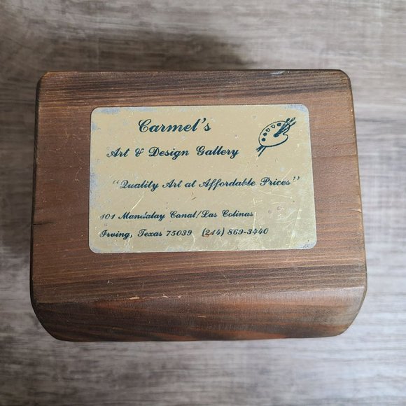 Hand Carved Two-Tone Wood Perched Quail Bird Figurine On Wooden Log 11" - Picture 12 of 15